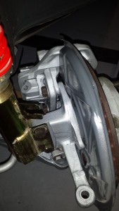 frein Porsche refait à neuf...sablage , epoxy, roulements, disques...etc 